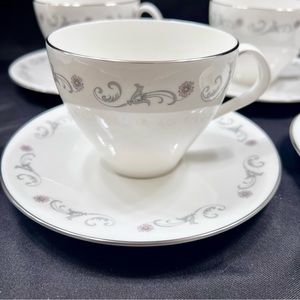 5 Sets 1963‎ Royal Worcester “ Bridal Lace” Tea Cups & Saucers - Vintage Mint